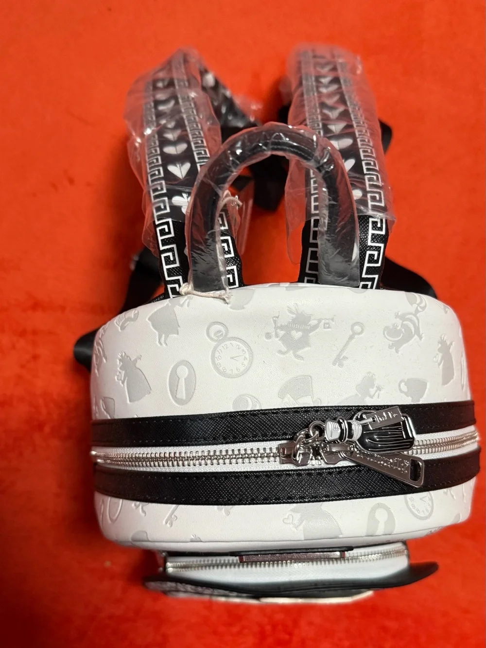 NWT Entertainment Earth Exclusive Alice in Wonderland Loungefly mini backpack